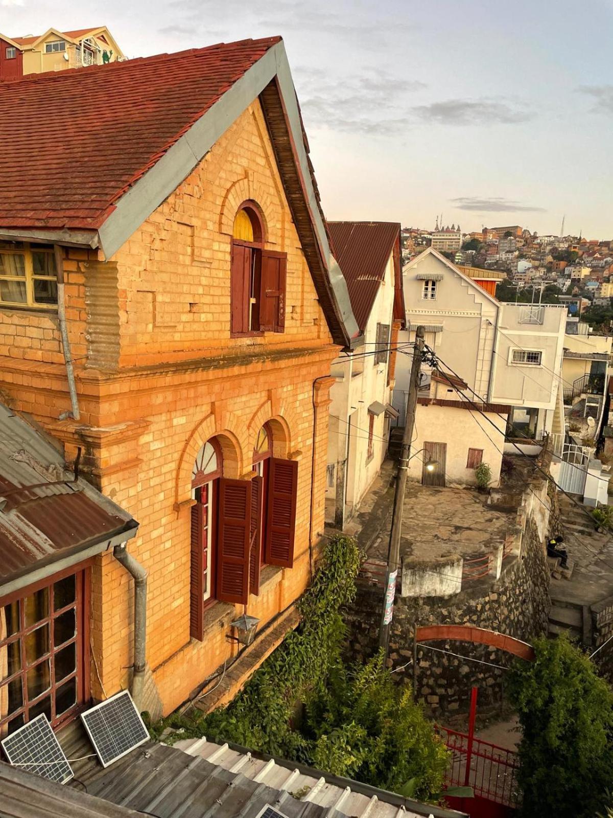 Le Karthala Chambres D'Hotes Antananarivo Luaran gambar